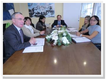 Un momento da reunión celebrada onte no propio concello de Cangas